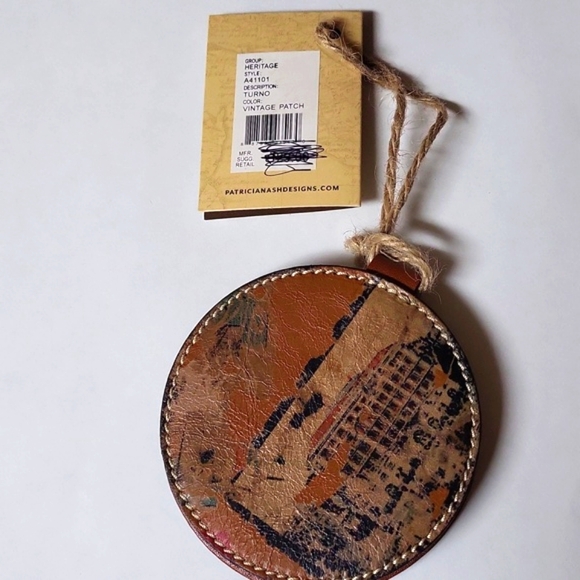 Patricia Nash Vintage Patch Turno Mirror - Picture 2 of 9
